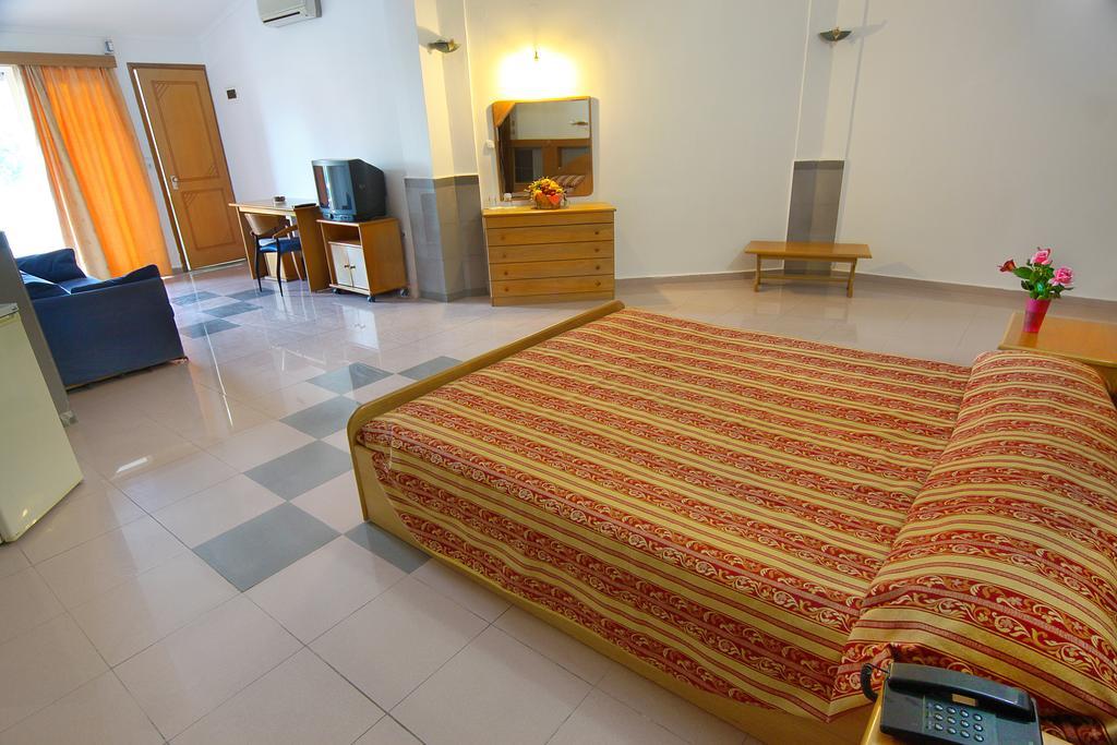 Ilyssion Hotel Lardos Kamer foto