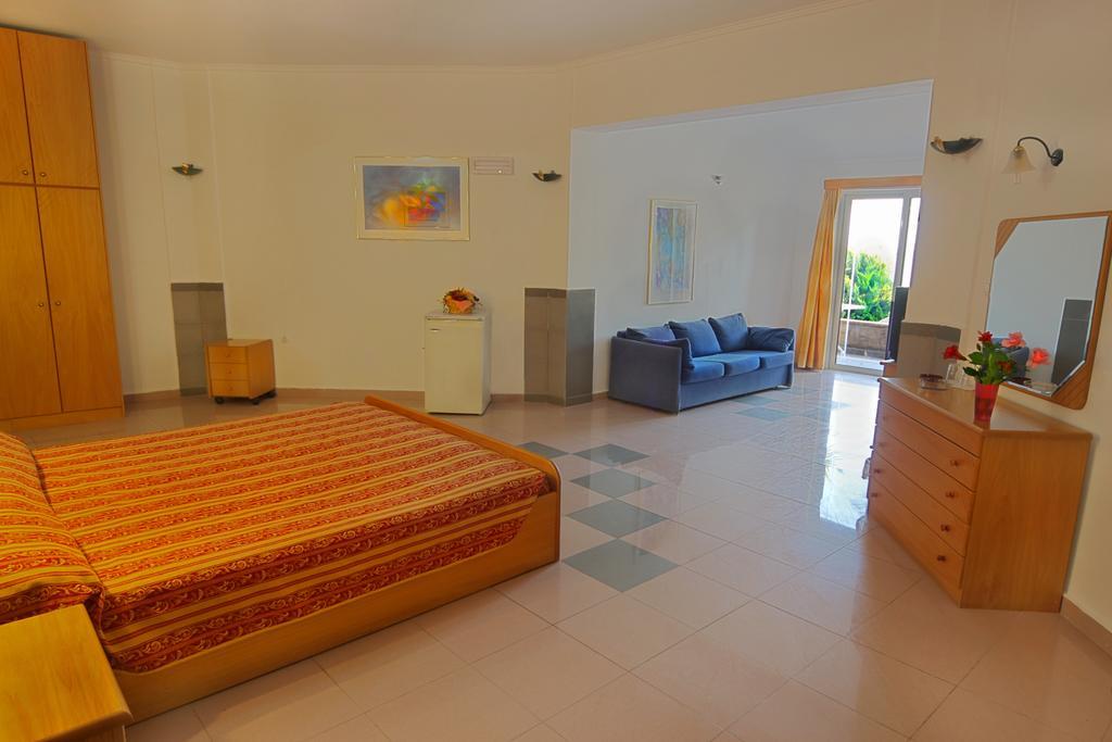 Ilyssion Hotel Lardos Kamer foto