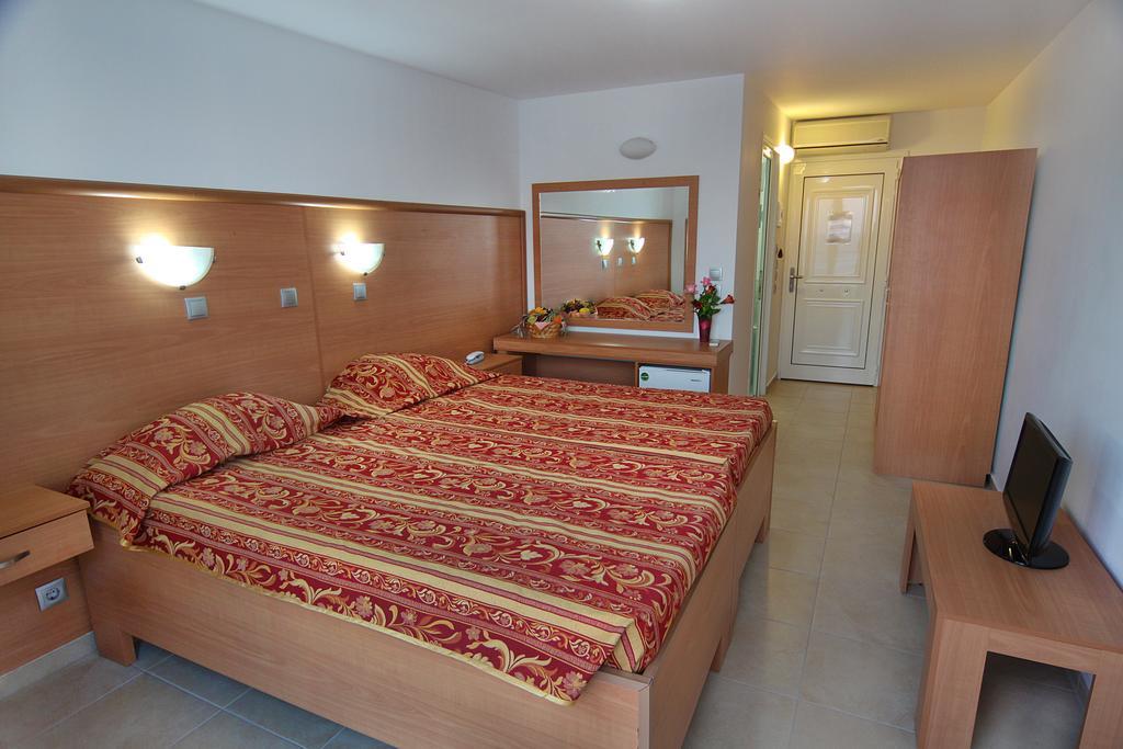 Ilyssion Hotel Lardos Kamer foto