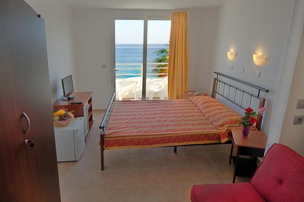 Ilyssion Hotel Lardos Kamer foto