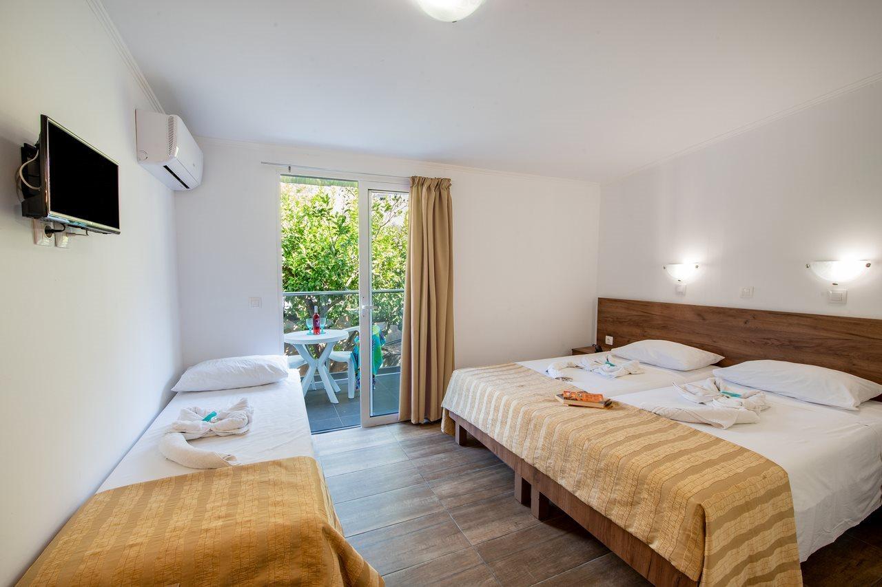 Ilyssion Hotel Lardos Buitenkant foto