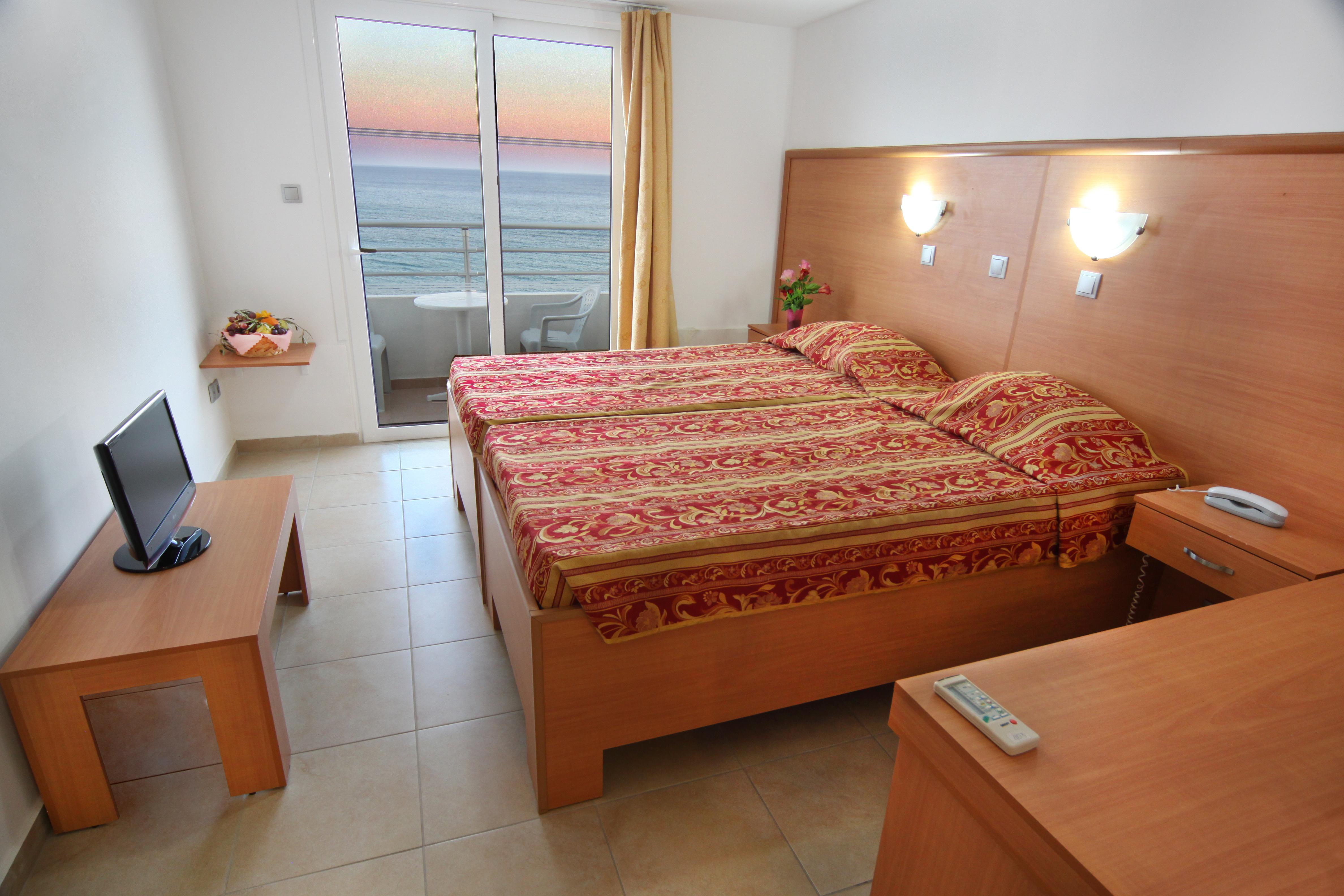 Ilyssion Hotel Lardos Buitenkant foto
