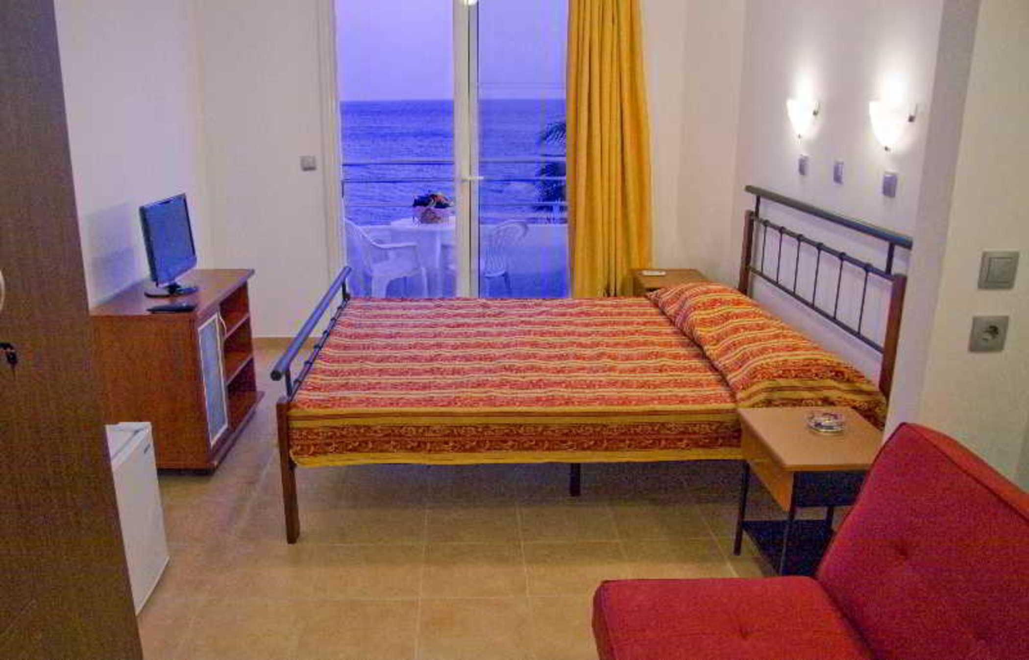 Ilyssion Hotel Lardos Buitenkant foto